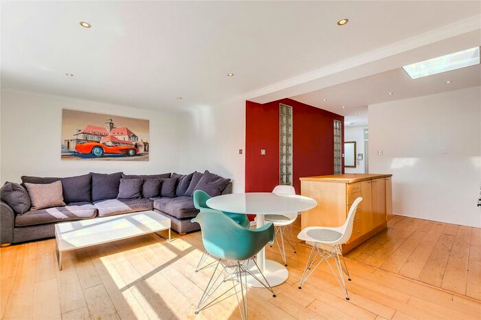 2 Bedroom Flat To Rent In Westbourne Grove, London, W2