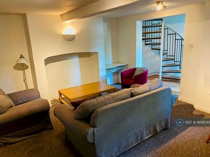 2 Bedroom Flat To Rent In Widcombe, Bath, BA2