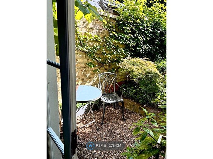 1 Bedroom Flat To Rent In Brackenbury Road, London, W6