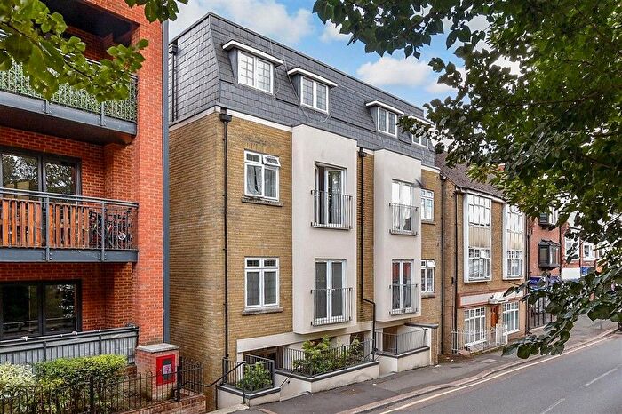 1 Bedroom Flat For Sale In Station Road, Sutton, Surrey, SM2