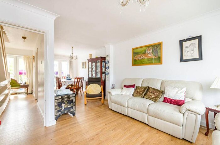 3 Bedroom Terraced House To Rent In St James Road, Sutton, SM1