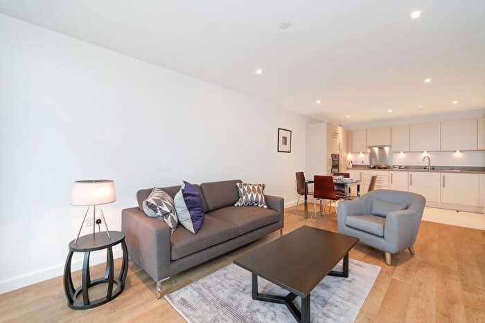 2 Bedroom Flat For Sale In Platinum Riverside, Bessemer Place Greenwich, SE10