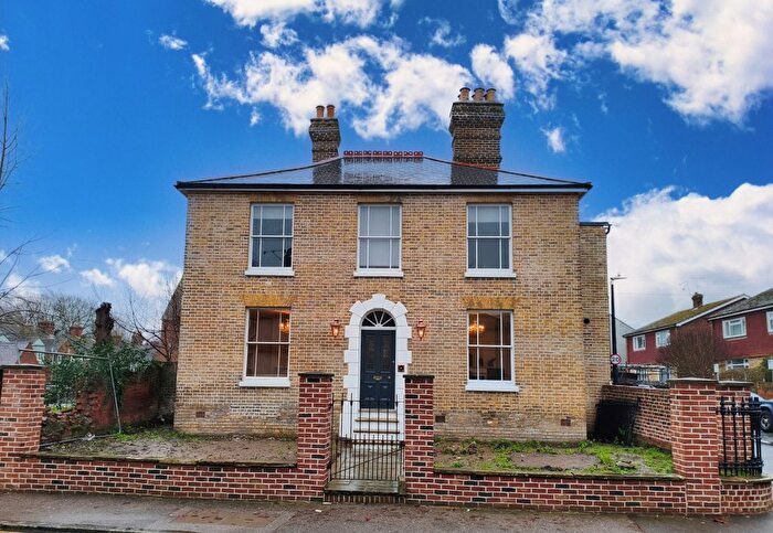 4 Bedroom Detached House For Sale In East Street, Faversham, ME13