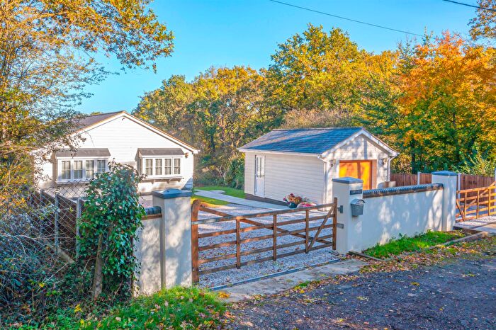 3 Bedroom Detached Bungalow For Sale In Beckney Avenue, Hockley, SS5