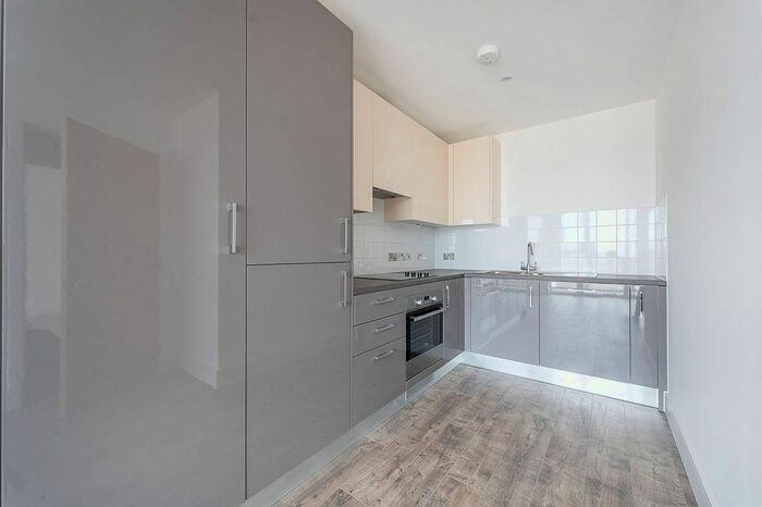 1 Bedroom Flat To Rent In Talisker House, Acton, London, W3