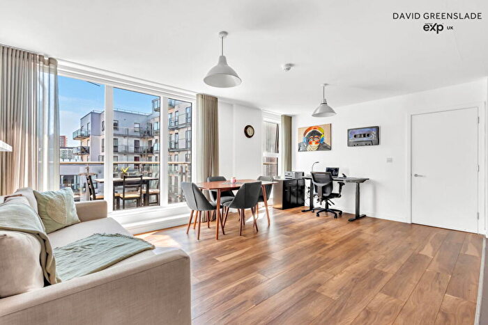 2 Bedroom Apartment For Sale In Maestro Apartments, Violet Road, E3