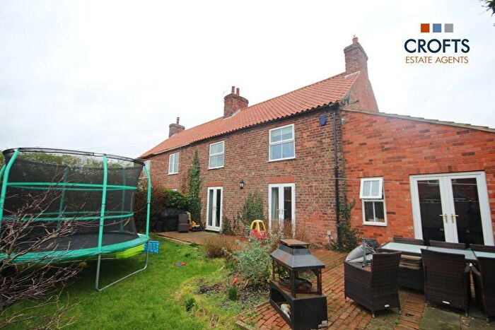 4 Bedroom Semi Detached House For Sale In Yarborough Road, Keelby, DN41