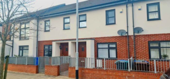 2 Bedroom Terraced House To Rent In Blue Moon Way Manchester, M14