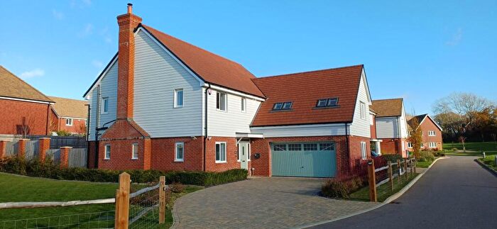 5 Bedroom Detached House For Sale In Hoadley Avenue, Burgess Hill, RH15