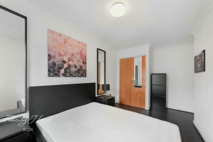 1 Bedroom Apartment For Sale In Morris Road, London, E14