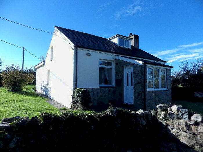 2 Bedroom House To Rent In Ceunant, Caernarfon, Gwynedd, LL55