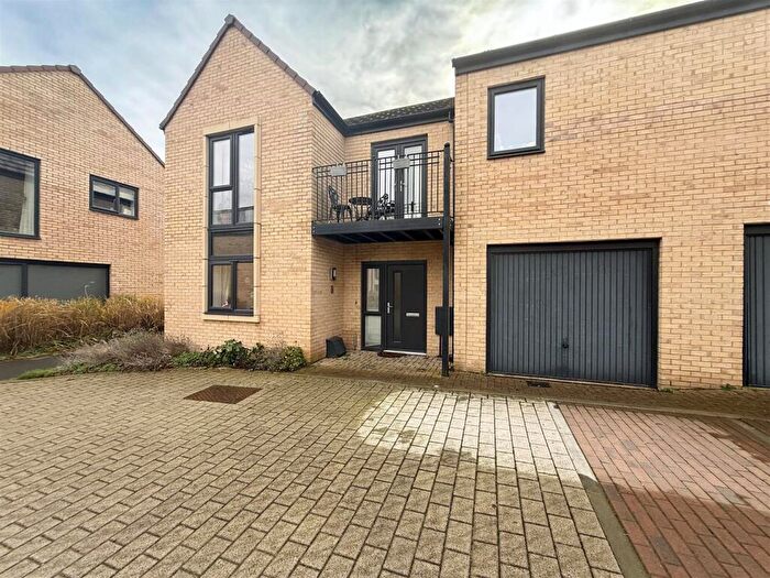 2 Bedroom House To Rent In Morris Road, Bath, BA2