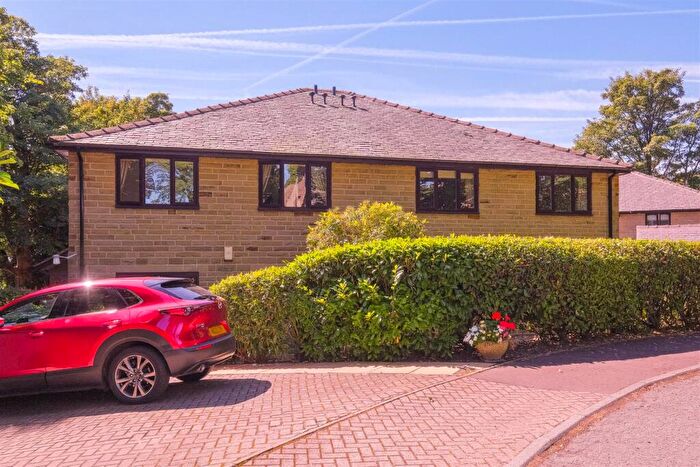 2 Bedroom Apartment For Sale In Grange Park, Skircoat Moor Road, Halifax, HX3
