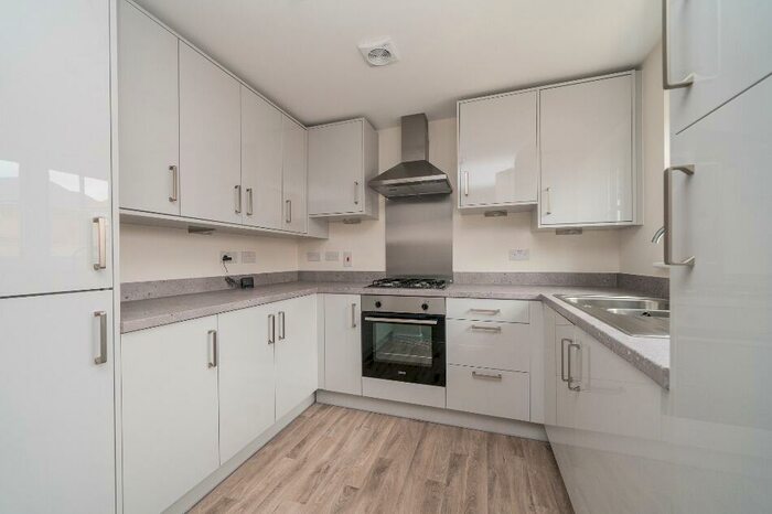 3 Bedroom Terraced House For Sale In Leestone Park, Bolton Lane, Leighton Buzzard, LU7