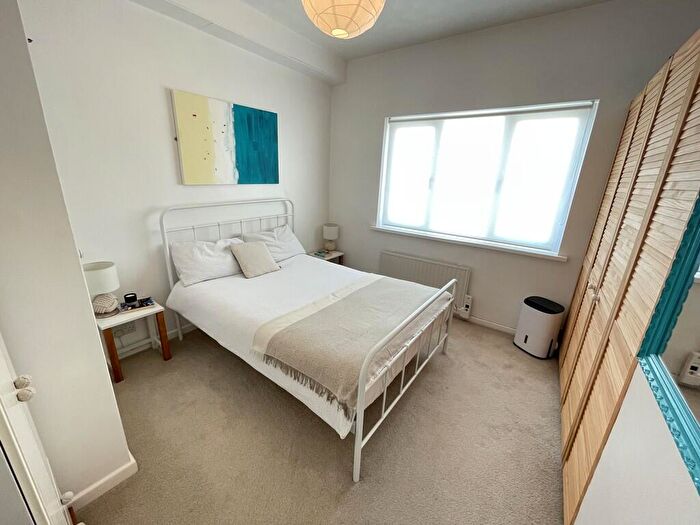 2 Bedroom Apartment To Rent In South Parade, Southsea, PO4