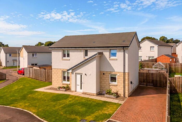3 Bedroom Detached House For Sale In Macalpine Place, Dundee, DD3