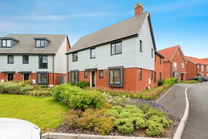 4 Bedroom Detached House For Sale In Saffron Avenue, Wymondham, NR18