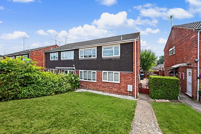 2 Bedroom Maisonette For Sale In Cornwallis Road, Bilton, Rugby, CV22