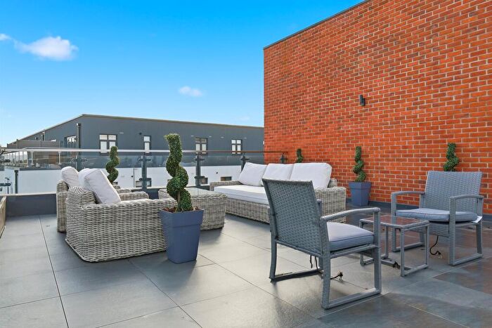 1 Bedroom Apartment For Sale In New Street, Aylesbury, HP20