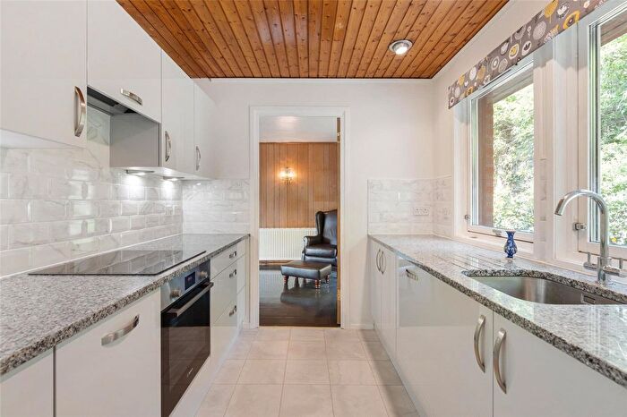 3 Bedroom Bungalow To Rent In College Road, London, SE19