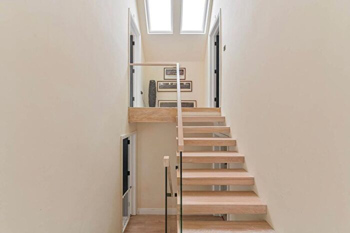 7 Bedroom Detached House To Rent In Sprucedale Gardens, Shirley, Croydon, CR0