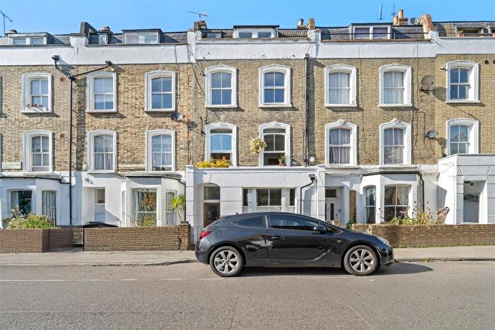 1 Bedroom Flat For Sale In Tollington Way, Holloway, N7