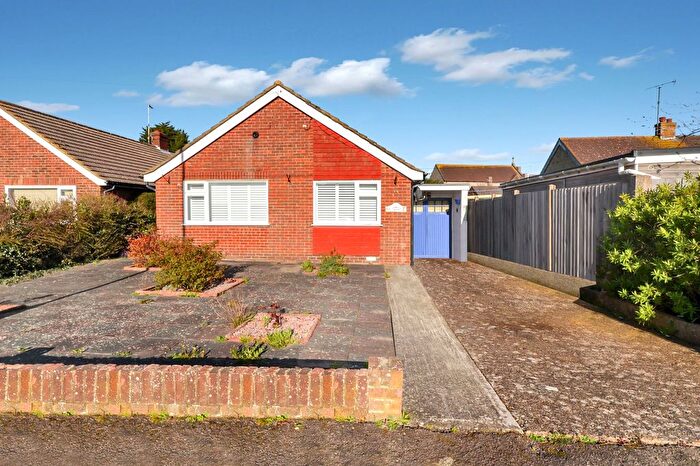 2 Bedroom Detached Bungalow For Sale In Jaarlen Road, Lydd, TN29