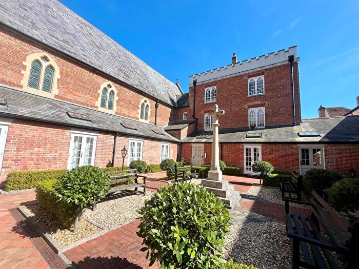 3 Bedroom Apartment For Sale In Wimborne Road West, Wimborne, BH21