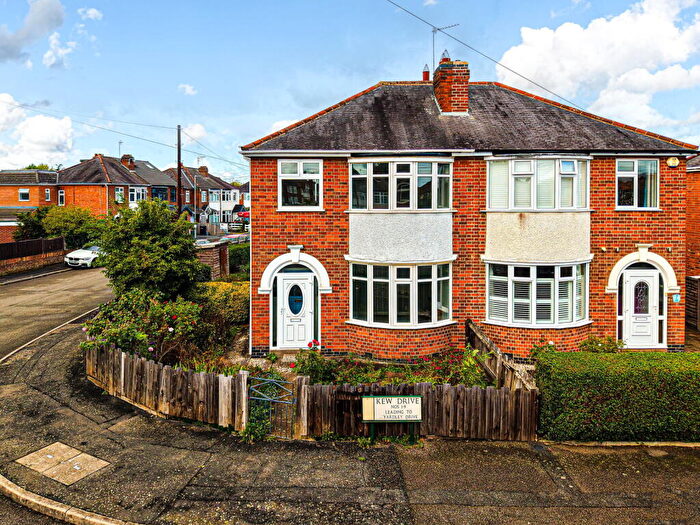 3 Bedroom Semi-Detached House For Sale In Kew Drive, Wigston, LE18