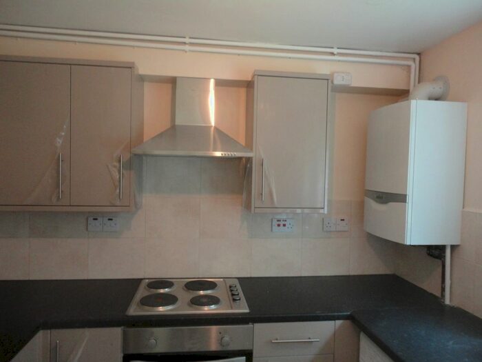 2 Bedroom Flat To Rent In Archery Close, Wealdstone, HA3