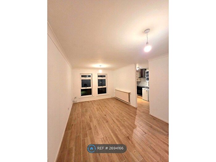 2 Bedroom Flat To Rent In Wellesley Gardens, Birmingham, B13