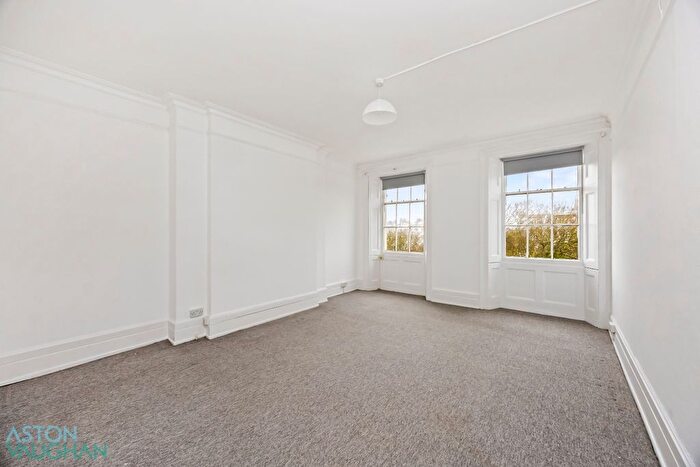 2 Bedroom Flat To Rent In Sussex Mansions, - Sussex Square, Brighton, East Sussex, BN2