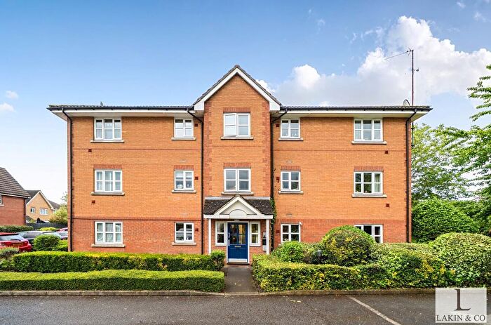 2 Bedroom Flat To Rent In Millennium Close, Uxbridge, UB8