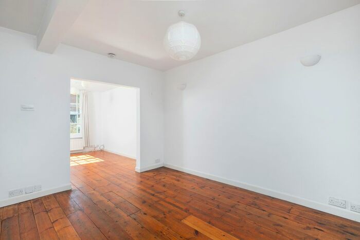 2 Bedroom End Of Terrace House To Rent In Parchment Street, Winchester, SO23