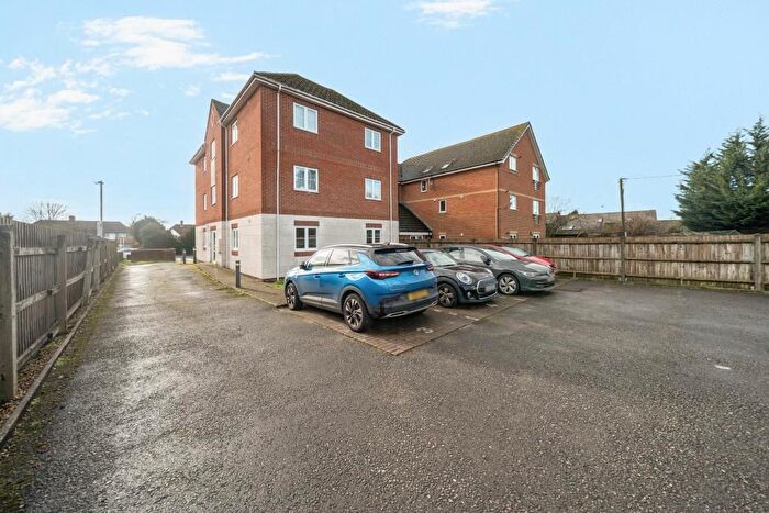 2 Bedroom Flat For Sale In London Road, Thatcham, RG18