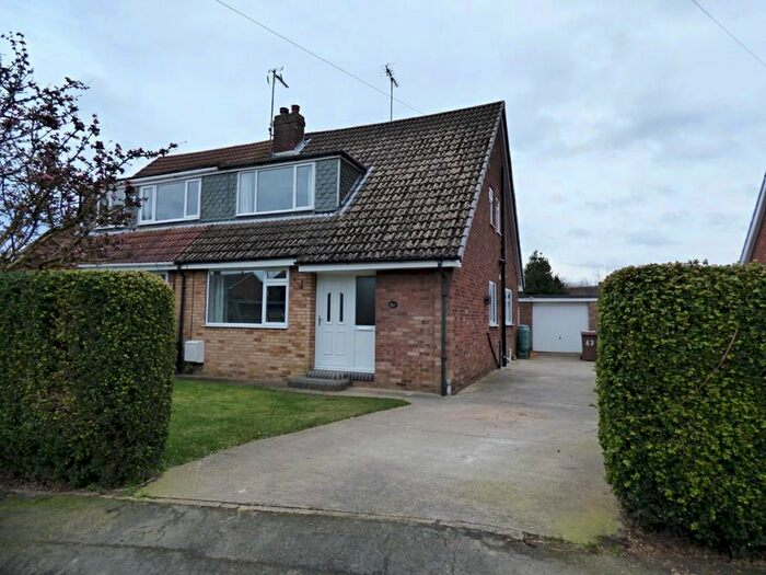 3 Bedroom Property To Rent In Canada Drive, Cherry Burton, Beverley, HU17