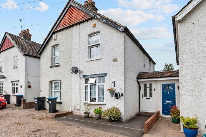 2 Bedroom Semi-Detached House For Sale In Alexandra Avenue, Warlingham, CR6