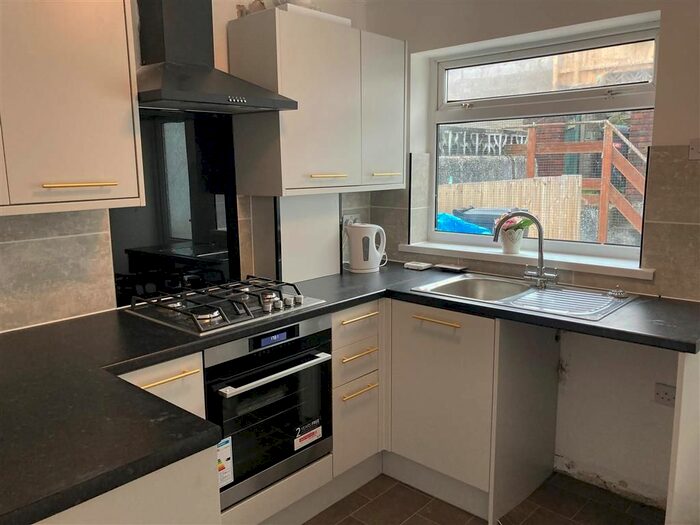 2 Bedroom Flat To Rent In Fox Street, Treharris, CF46