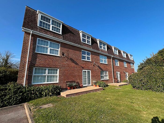 2 Bedroom Flat For Sale In Knighton Park, Sea Road, Barton On Sea, New Milton, Hampshire., BH25