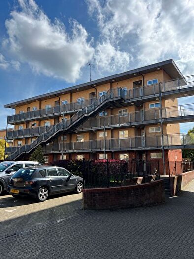 1 Bedroom Flat To Rent In Whitehall Close, Borehamwood, Borehamwood, WD6