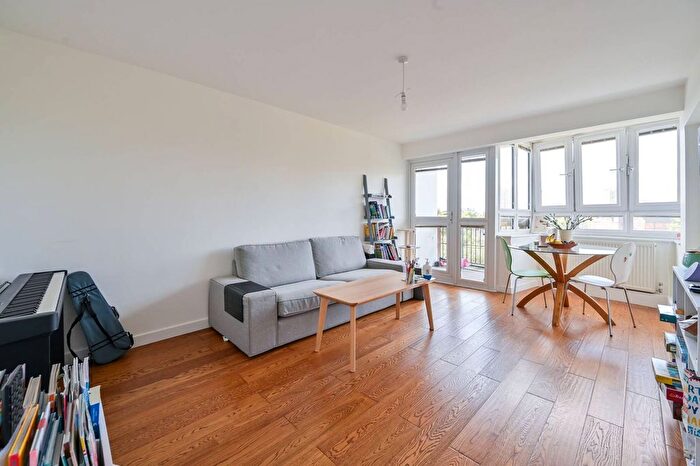 2 Bedroom Flat For Sale In Cherry Garden Street, Bermondsey, London, SE16