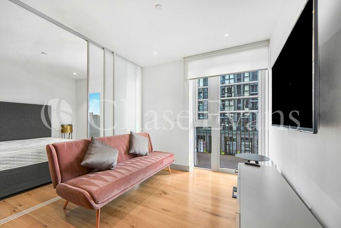 Studio To Rent In Vaughan Way, Wapping, London, E1W