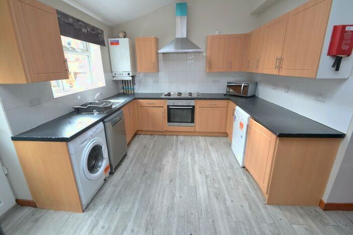 7 Bedroom Detached House To Rent In Johnson Road, Lenton, Nottingham, NG7