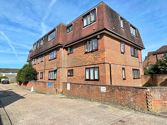 1 Bedroom Flat To Rent In Brighton Road, Salfords, Redhill, RH1