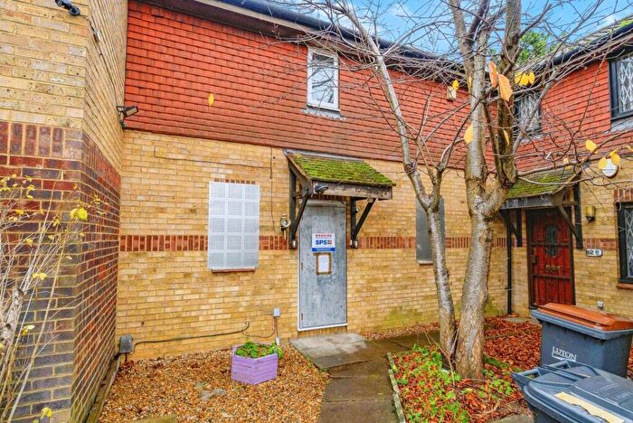 2 Bedroom Terraced House For Sale In Gilderdale, Luton, Bedfordshire, LU4