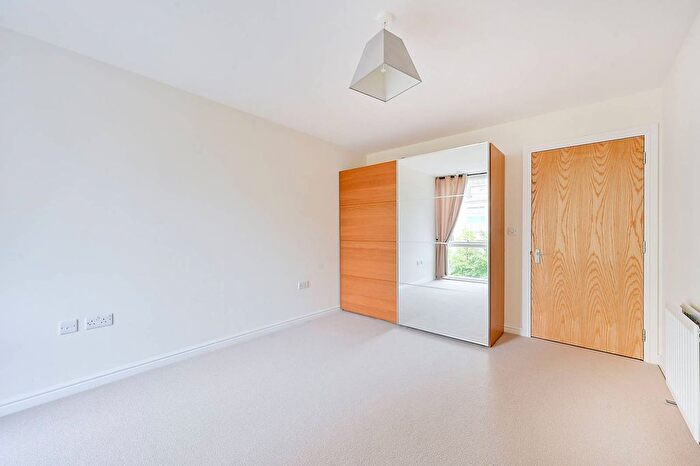 2 Bedroom Flat For Sale In Clayponds Lane, Brentford, TW8