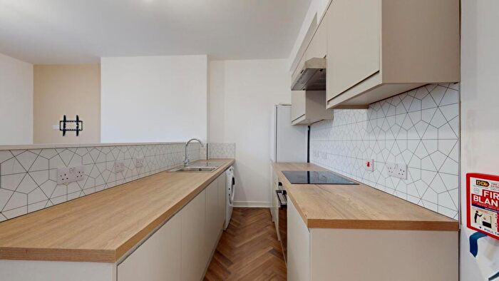 3 Bedroom House To Rent In Hyde Terrace, Leeds, LS2