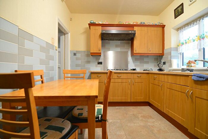 2 Bedroom Bungalow For Sale In Parkstone Road, Leicester, LE5
