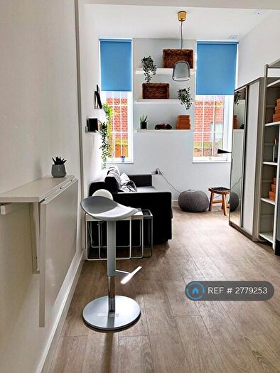 1 Bedroom Flat To Rent In Church Way, Edgware, HA8