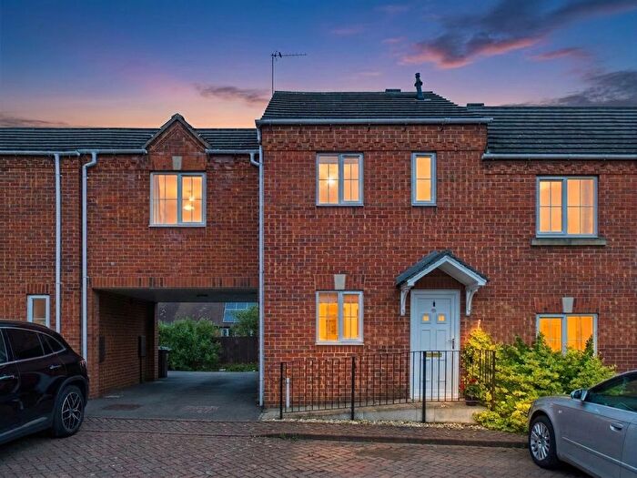 2 Bedroom Town House For Sale In Blackburn Way, Bestwood, Nottingham, NG5
